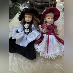 Vintage Set of 2 Porcelain Dolls